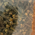 Le Clou de Girofle de l'ile  de la Réunion produit et préparé par la Maison du Curcuma / Mémé Rivière.